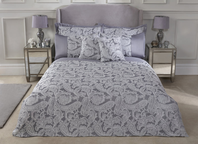 Duchess - Embellished Jacquard Duvet Set in Silver