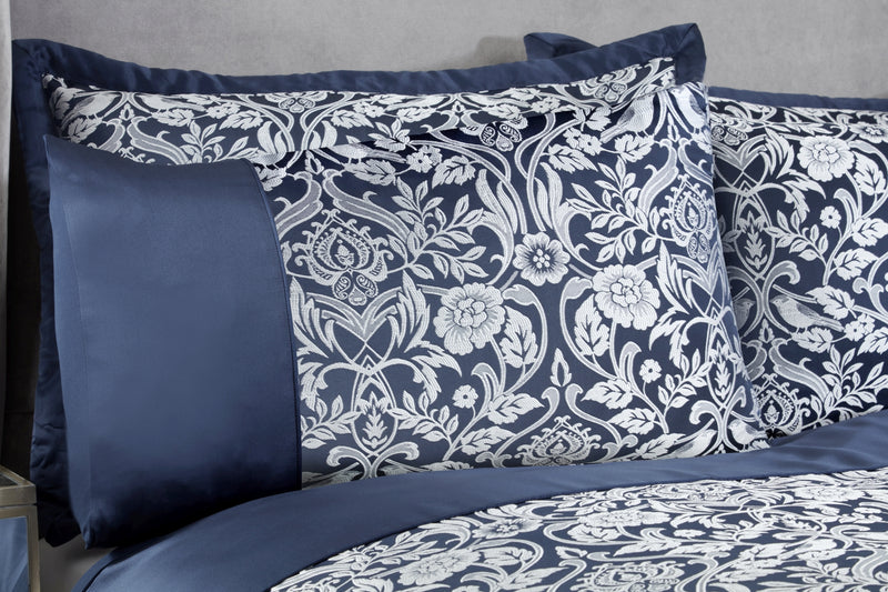 Eden - Embellished Jacquard Duvet Set in Navy