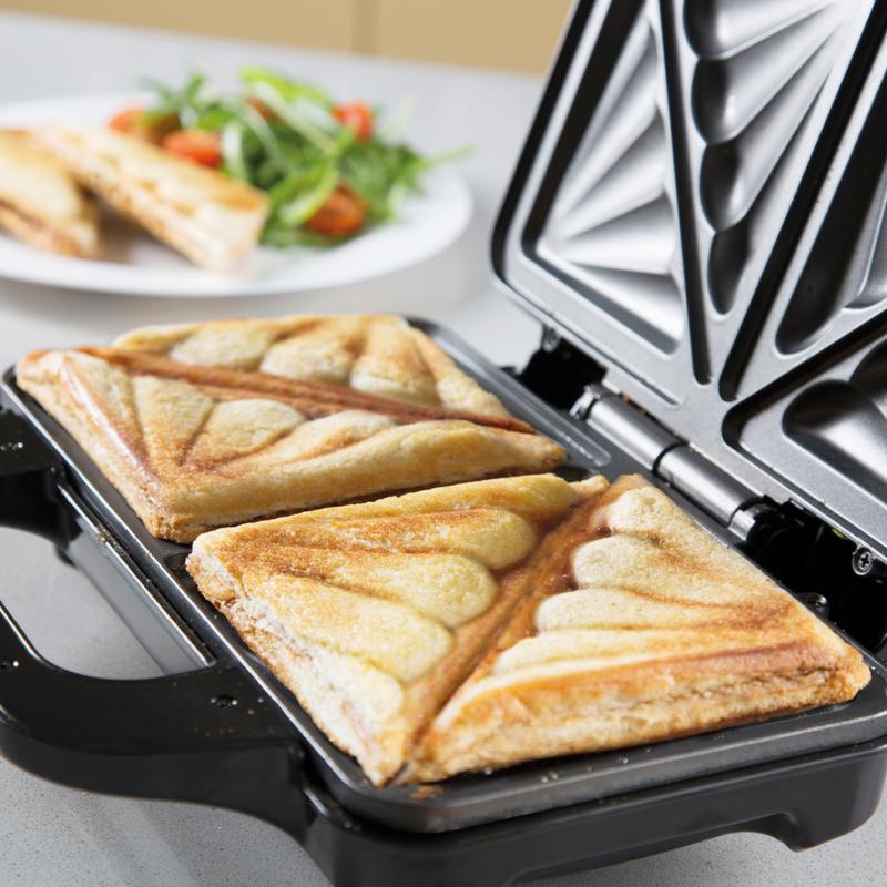 Tower Deep Fill Sandwich Maker 900w  - Black